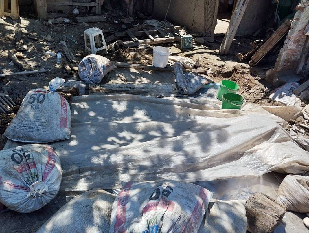 Yaptığı kaçak kazıyı sosyal medyada paylaşınca yakalandı! 2 bin yıllık Roma mozaiği buldu, İtalya'ya satacaktı 13